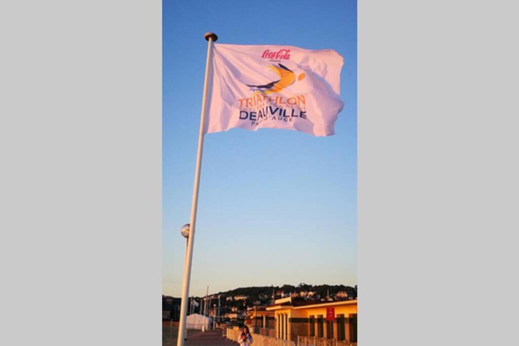 Nid Douillet A Bagatelle Apartment Deauville Exterior foto